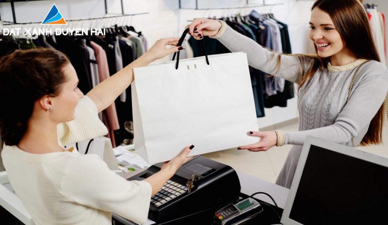 Nhân viên bán hàng có thực sự là nghề cao quý ?