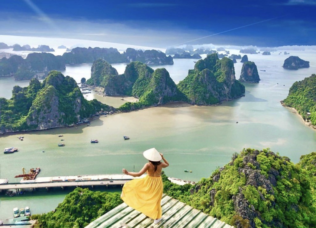 chuyen-dich-ha-long