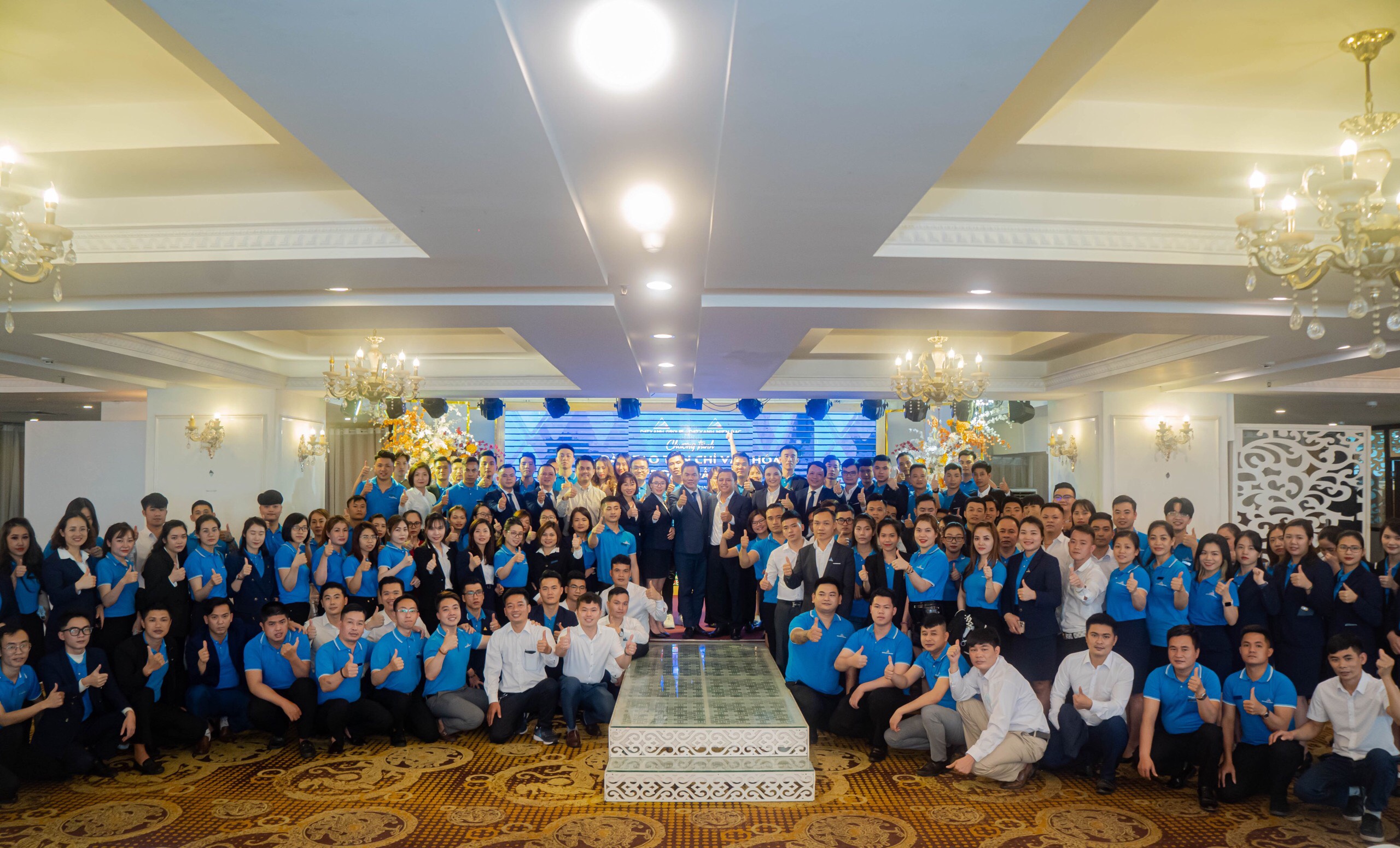 Tập thể cán bộ nhân viên Đất Xanh buổi đào tạo nhân tôn chỉ