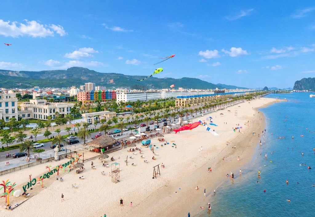 Bãi biển dài 1,2 km tại dự án